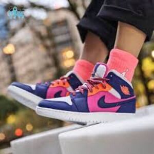🔥 NIKE youth Air Jordan 1 Mid "Fire Pink" neon high top sneakers shoes size 6.5